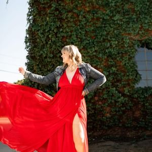 Meet your Posher, Aja